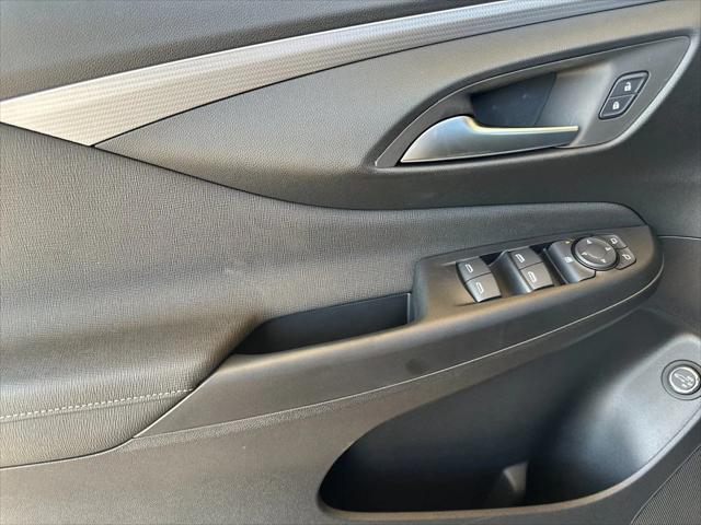 2026 Buick NV Avenir FWD