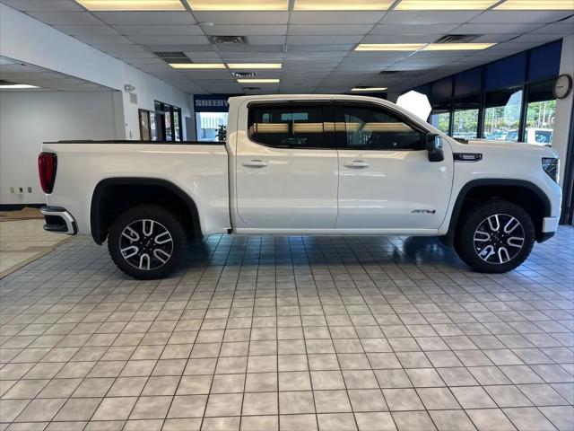 2023 GMC Sierra 1500 4WD Crew Cab Short Box AT4
