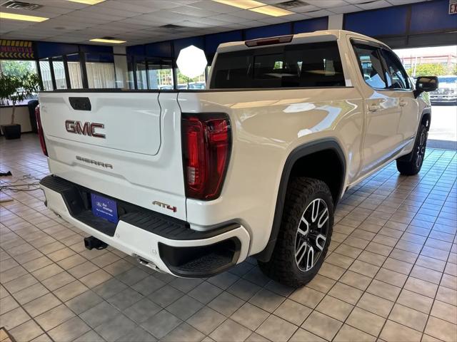 2023 GMC Sierra 1500 4WD Crew Cab Short Box AT4