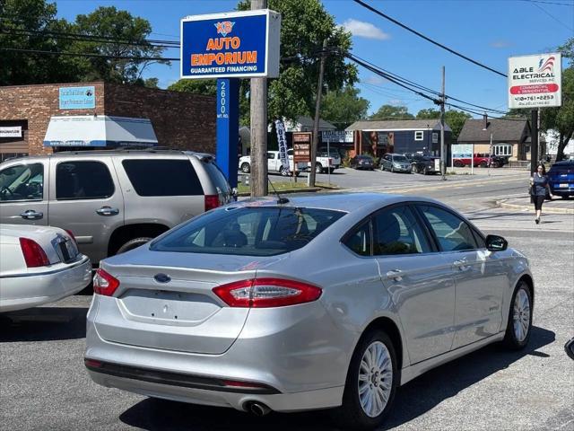 2016 Ford Fusion Hybrid SE