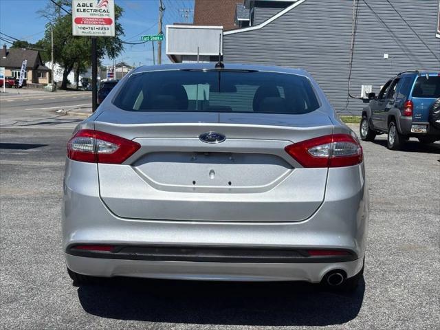 2016 Ford Fusion Hybrid SE