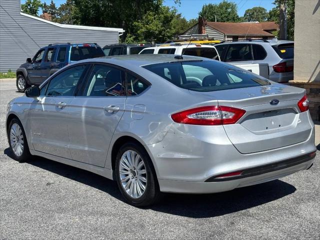 2016 Ford Fusion Hybrid SE