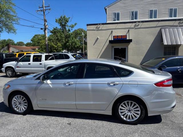 2016 Ford Fusion Hybrid SE