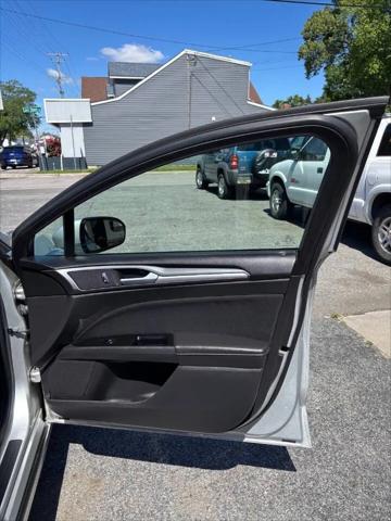 2016 Ford Fusion Hybrid SE