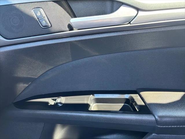 2016 Ford Fusion Hybrid SE