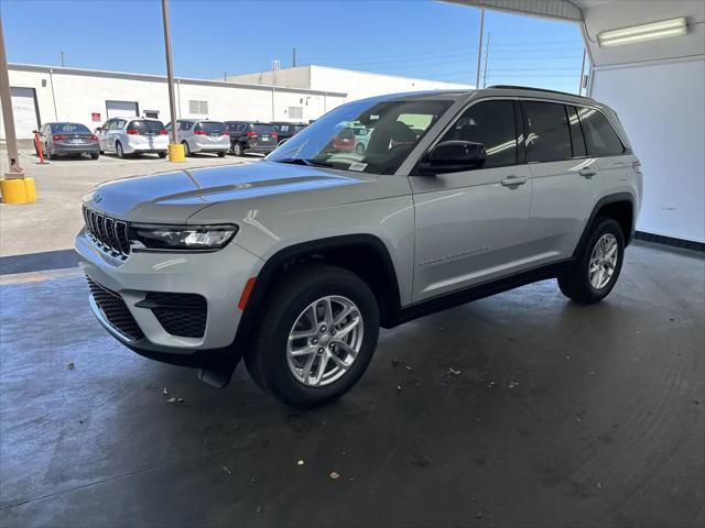 2026 Jeep Grand Cherokee Laredo 4x4
