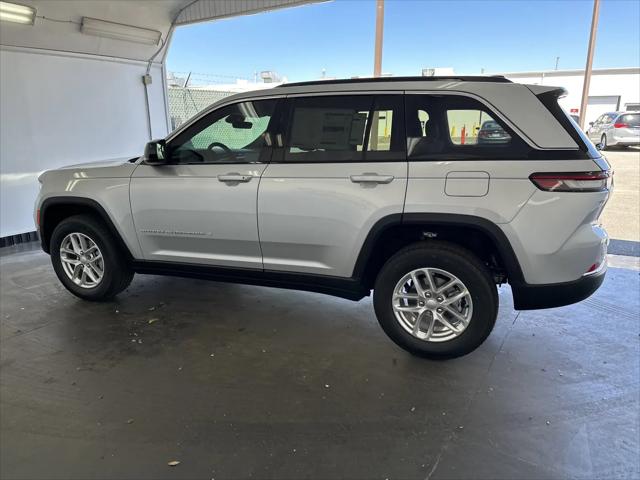 2026 Jeep Grand Cherokee Laredo 4x4