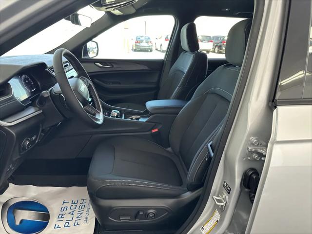 2026 Jeep Grand Cherokee Laredo 4x4