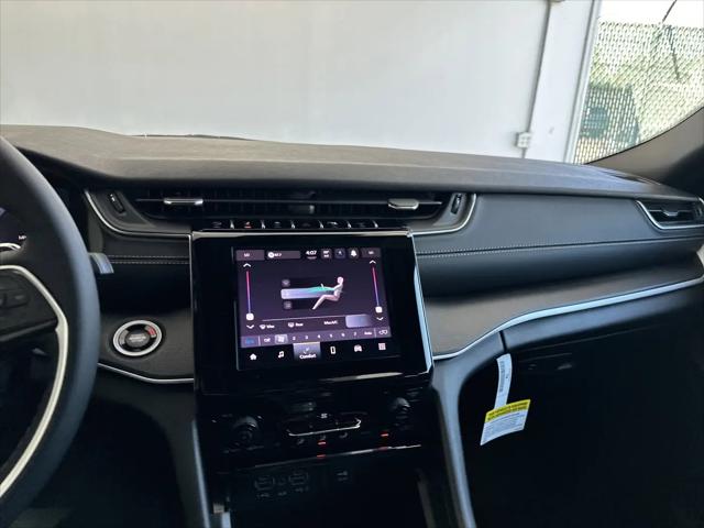2026 Jeep Grand Cherokee Laredo 4x4