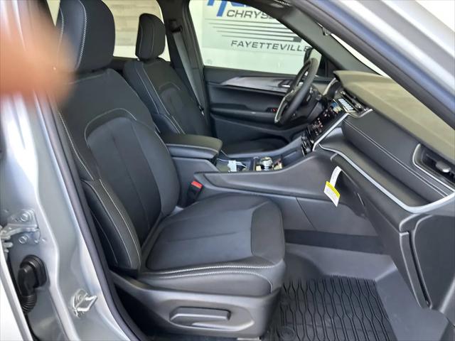 2026 Jeep Grand Cherokee Laredo 4x4