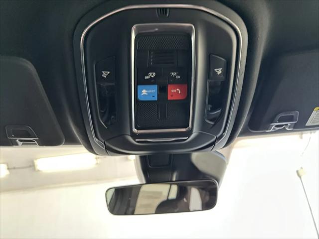 2026 Jeep Grand Cherokee Laredo 4x4