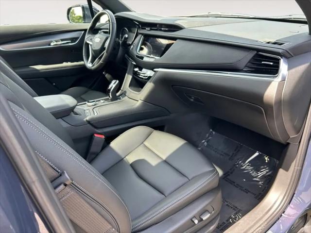 2025 Cadillac XT6 Luxury