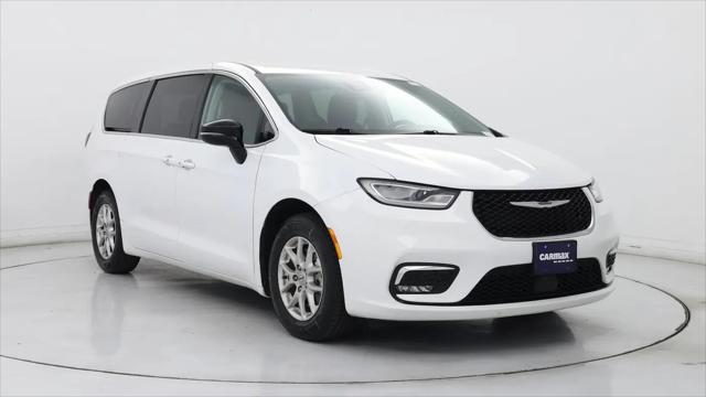 2024 Chrysler Pacifica Touring L for sale in Visalia, CA