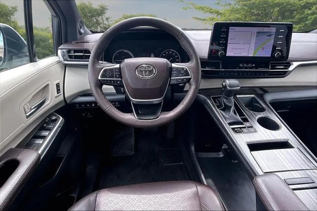 2023 Toyota Sienna Platinum
