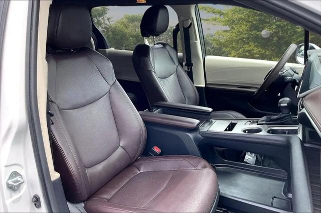 2023 Toyota Sienna Platinum