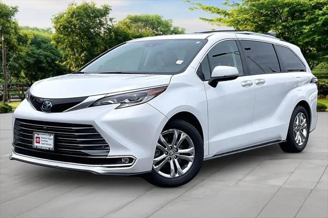 2023 Toyota Sienna Platinum