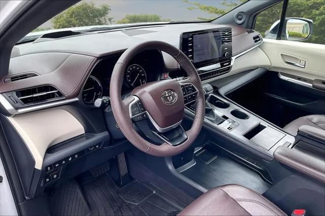 2023 Toyota Sienna Platinum