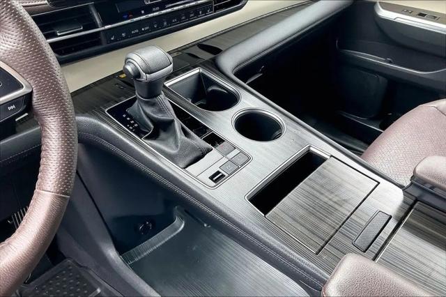 2023 Toyota Sienna Platinum