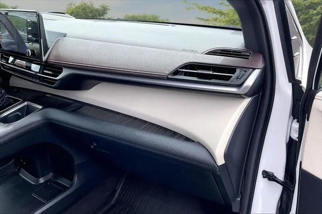2023 Toyota Sienna Platinum