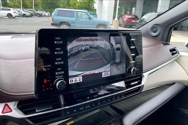 2023 Toyota Sienna Platinum
