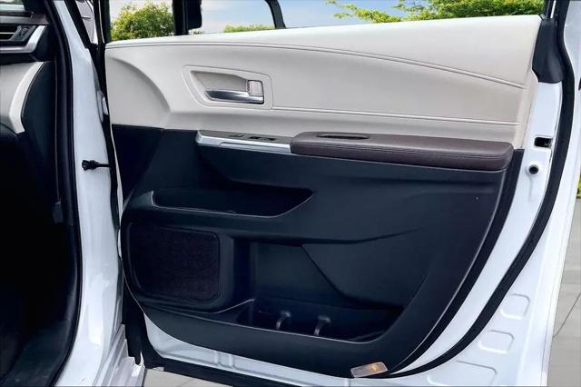 2023 Toyota Sienna Platinum