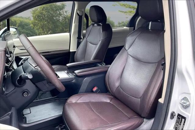 2023 Toyota Sienna Platinum