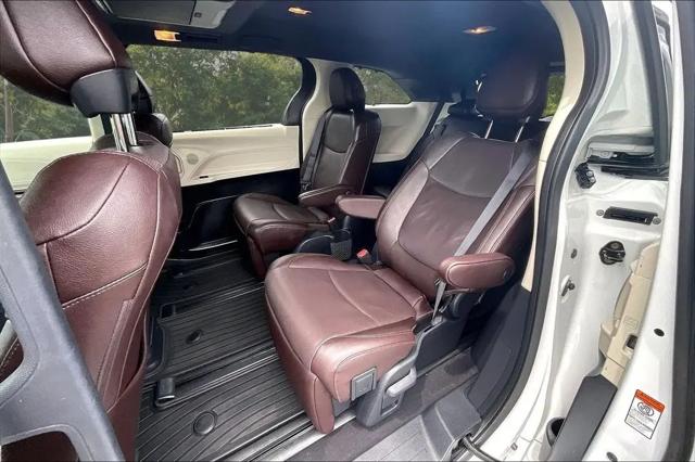 2023 Toyota Sienna Platinum