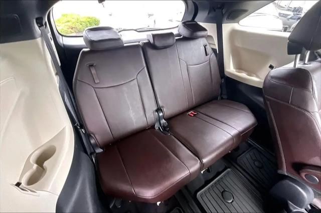 2023 Toyota Sienna Platinum