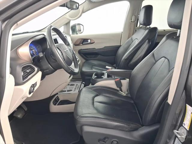 2017 Chrysler Pacifica Touring-L