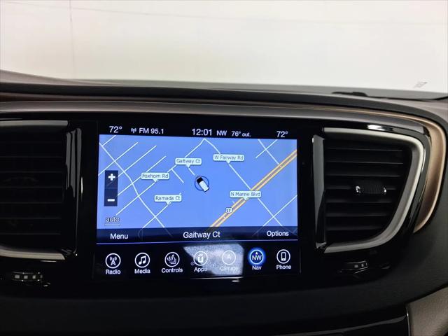 2017 Chrysler Pacifica Touring-L