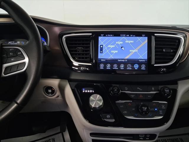 2017 Chrysler Pacifica Touring-L