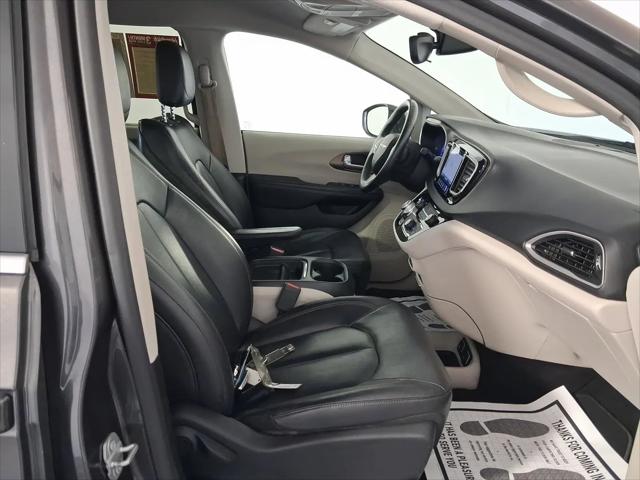 2017 Chrysler Pacifica Touring-L