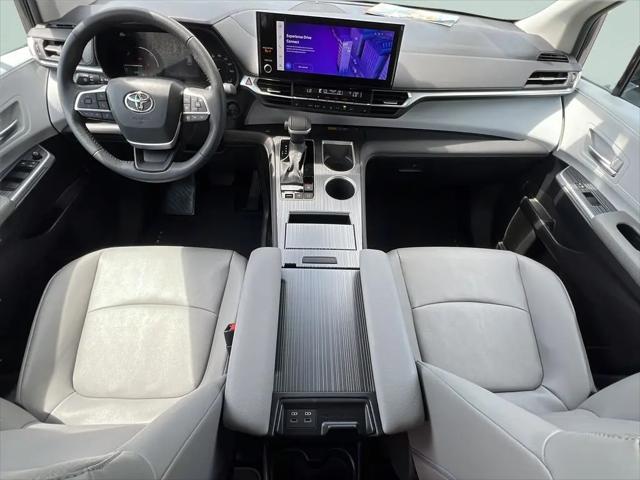 2025 Toyota Sienna XLE