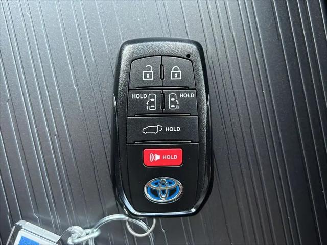 2025 Toyota Sienna XLE