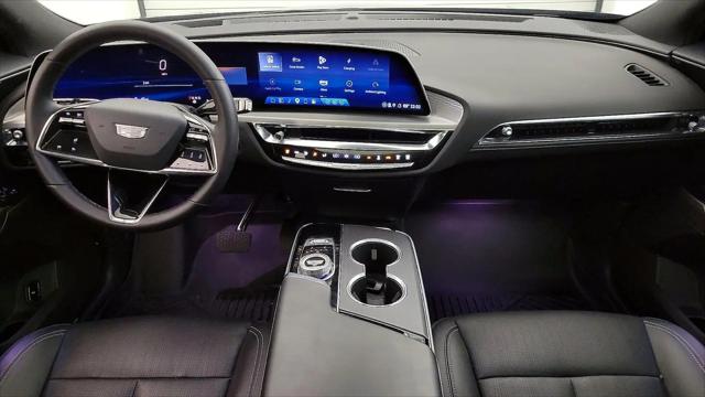 2025 Cadillac iQ Luxury 1 RWD