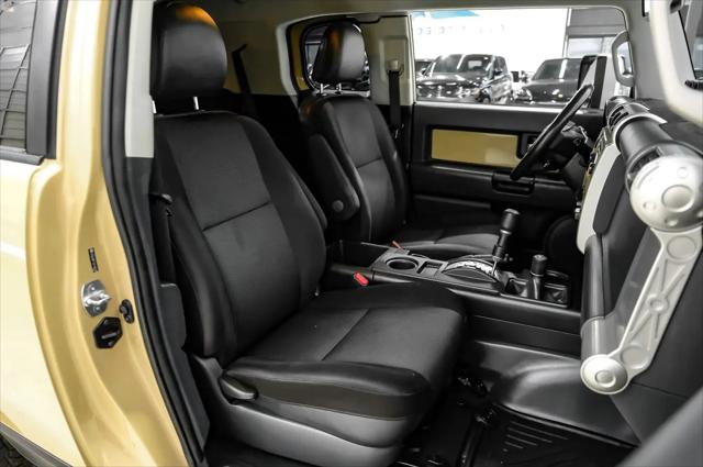 2014 Toyota FJ Cruiser Base
