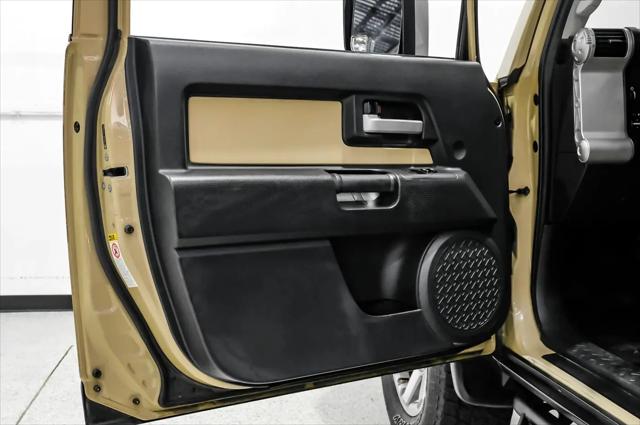 2014 Toyota FJ Cruiser Base
