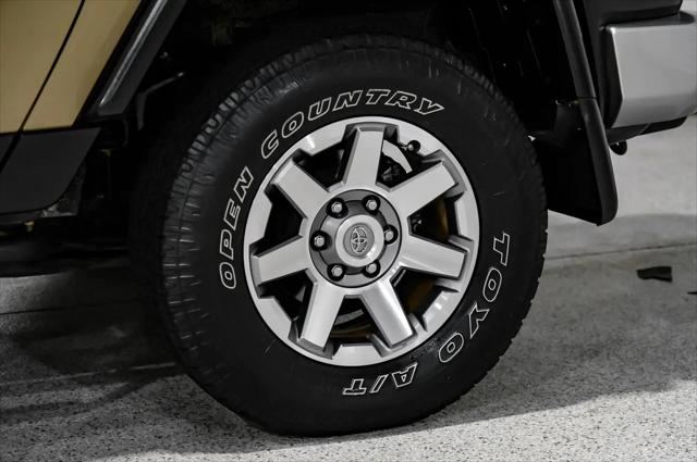 2014 Toyota FJ Cruiser Base