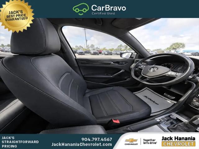 2021 Volkswagen Passat 2.0T R-Line