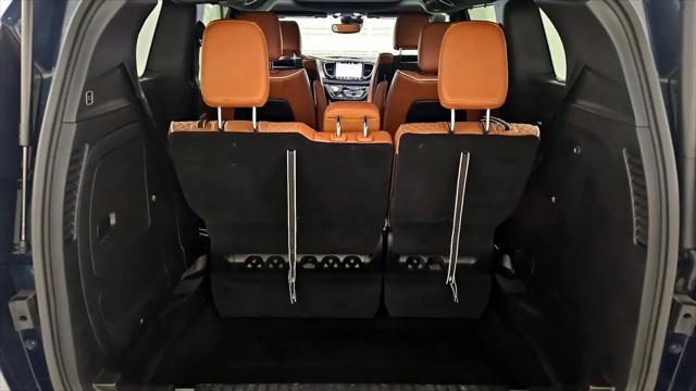 2024 Chrysler Pacifica Hybrid Pinnacle