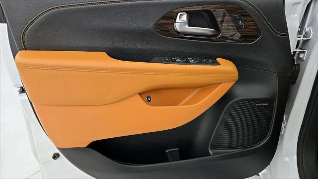 2023 Chrysler Pacifica Hybrid Pinnacle