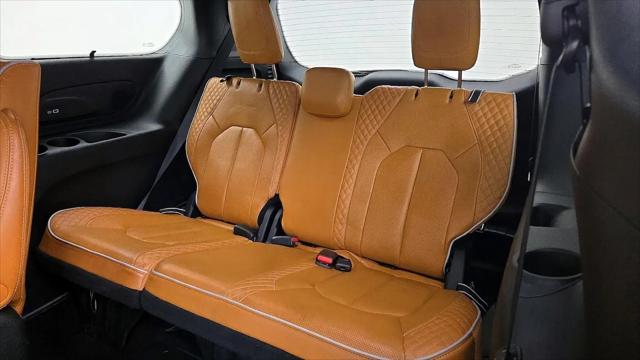2023 Chrysler Pacifica Hybrid Pinnacle