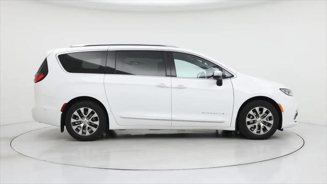 2023 Chrysler Pacifica Hybrid Pinnacle