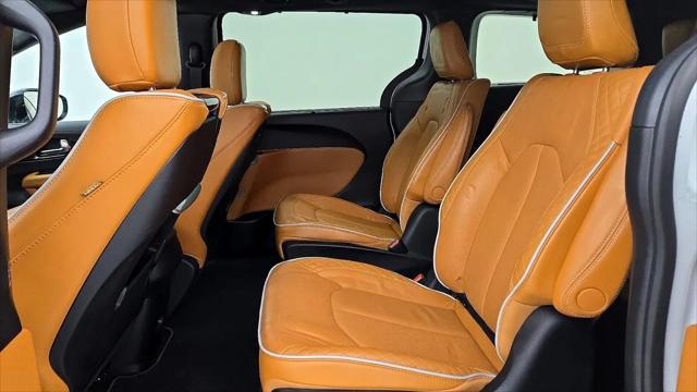 2023 Chrysler Pacifica Hybrid Pinnacle