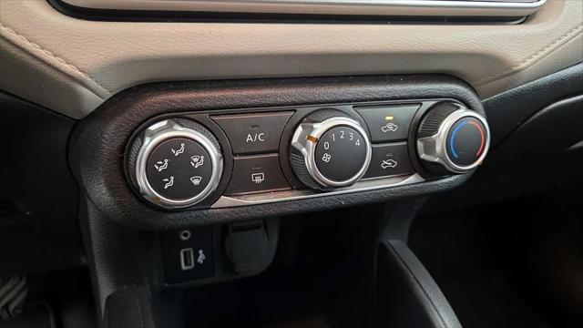 2021 Nissan Versa SV Xtronic CVT