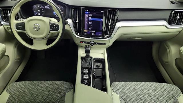 2021 Volvo S60 T5 Momentum
