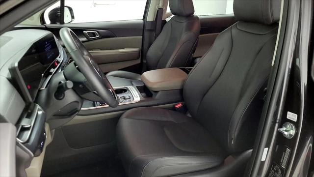 2025 Kia Carnival MPV LXS