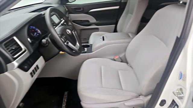 2019 Toyota Highlander LE