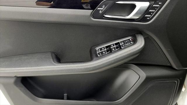 2020 Porsche Macan Macan