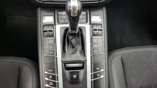 2020 Porsche Macan Macan